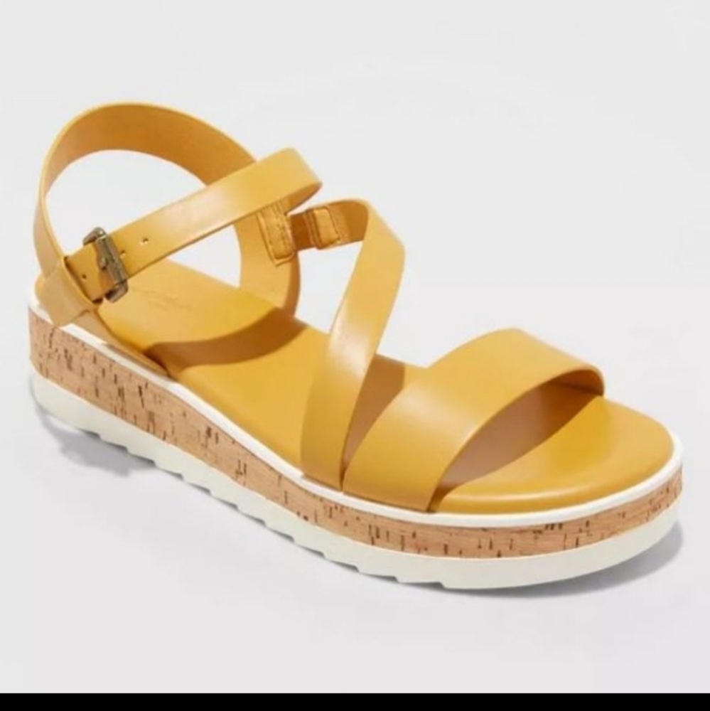 Universal thread platform sandals